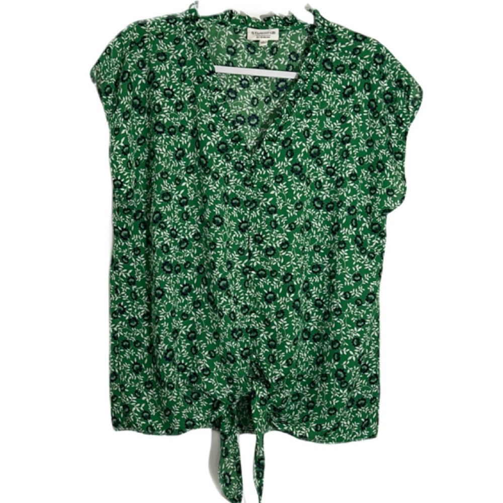 Studio B V-neck blouse with tie front bottom - 745